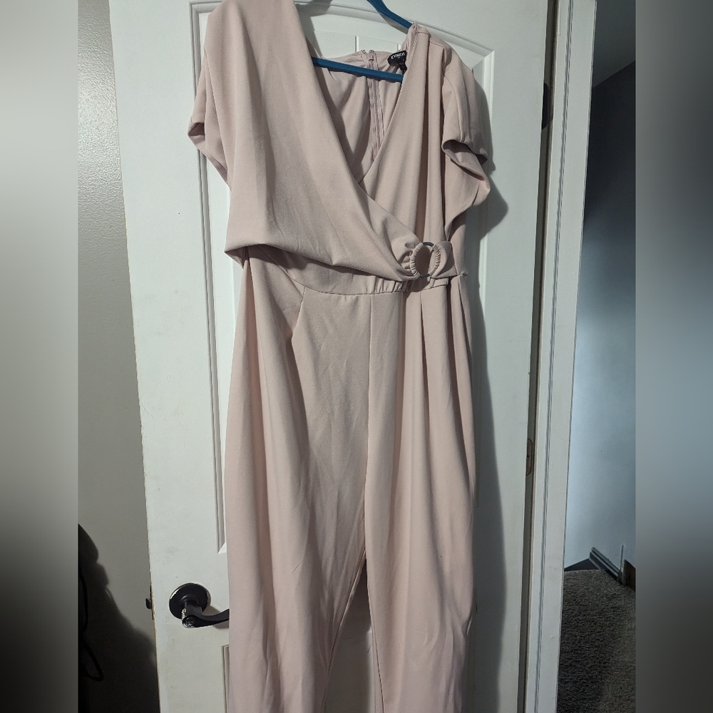 Light pink pant suit
